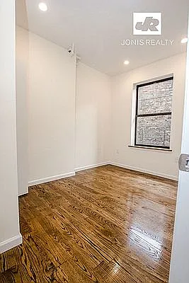 Rented by Jonis Realty | media 4