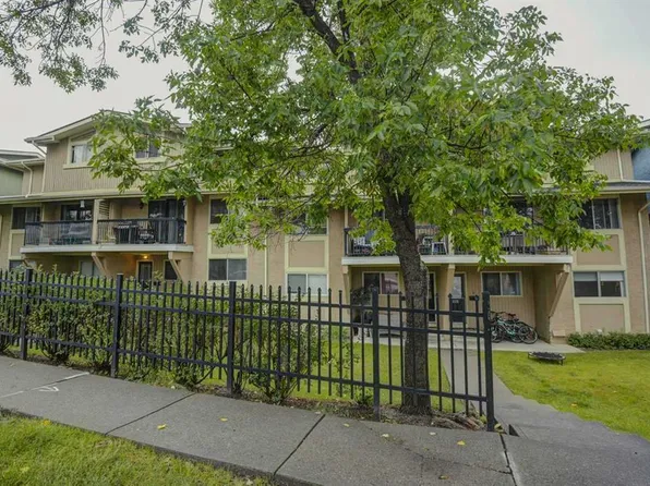 2200 N Woodview Dr SW #1106, Calgary, AB T2W 3N6
