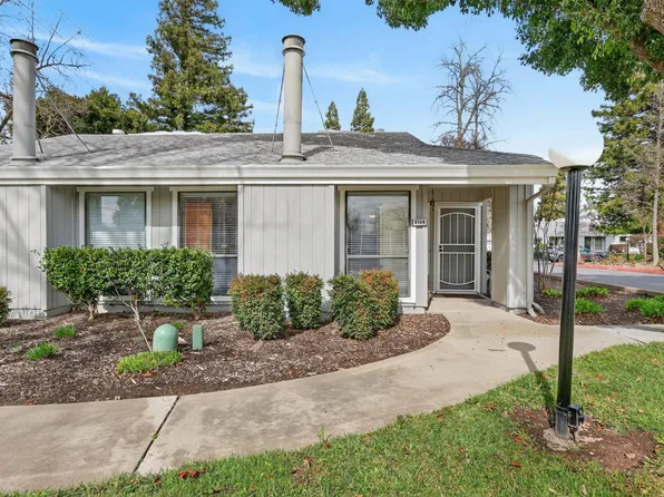 3706 Gold Creek Ln, Sacramento, CA 95827