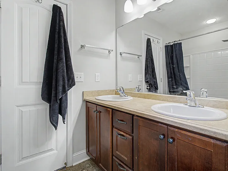 225 Augusta Way — Photo 23