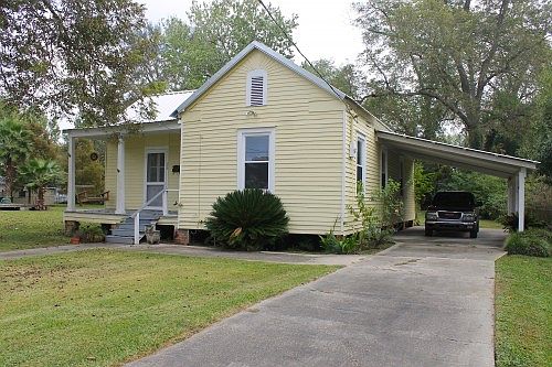 3rd image of 212 Lejeune St