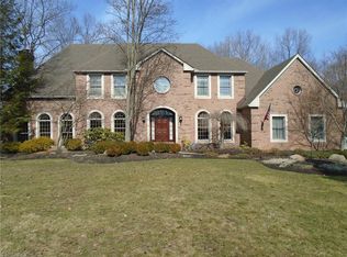 5558 Mill Rd, Brecksville, OH 44141
