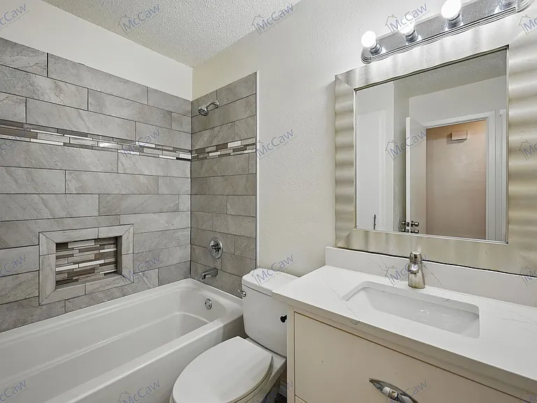4302 Segura Ct N — Photo 13