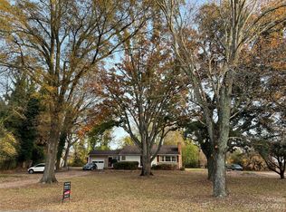 6846 Rumple Rd, Charlotte, NC 28262