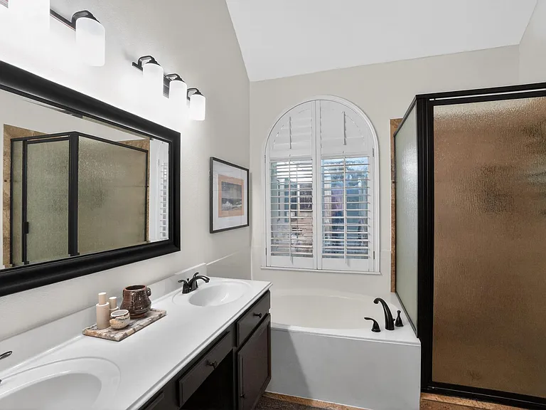 300 N Carriage Hills Dr — Photo 13