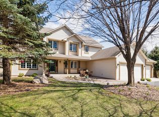 17535 Alcove Cir, Eden Prairie, MN 55347
