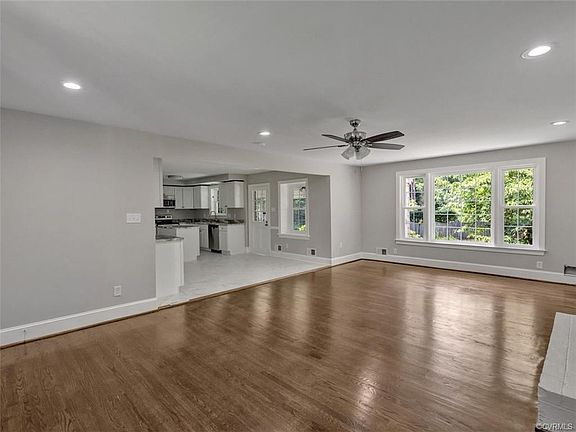 4th image of 1600 Hearthglow Ln