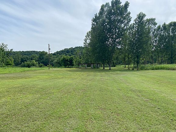 4th image of 864 White River Run