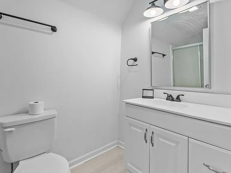 1020 W Matthews Ave — Photo 12