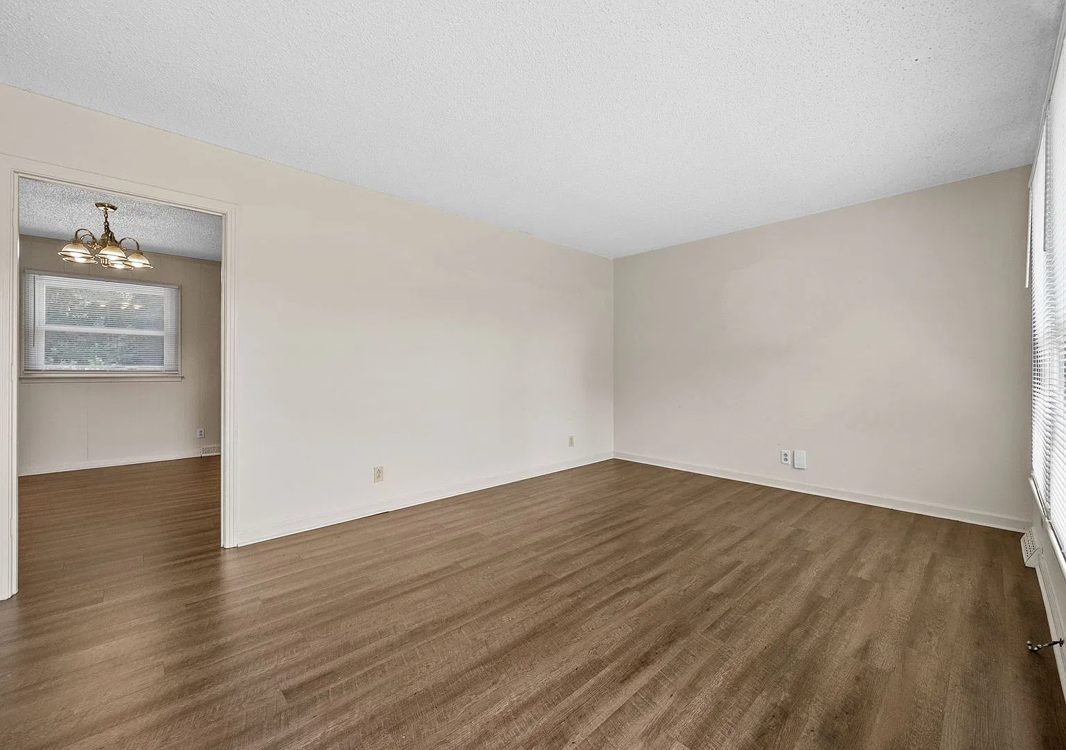 3 Bedroom Home For Rent in St B Area! — Photo 4