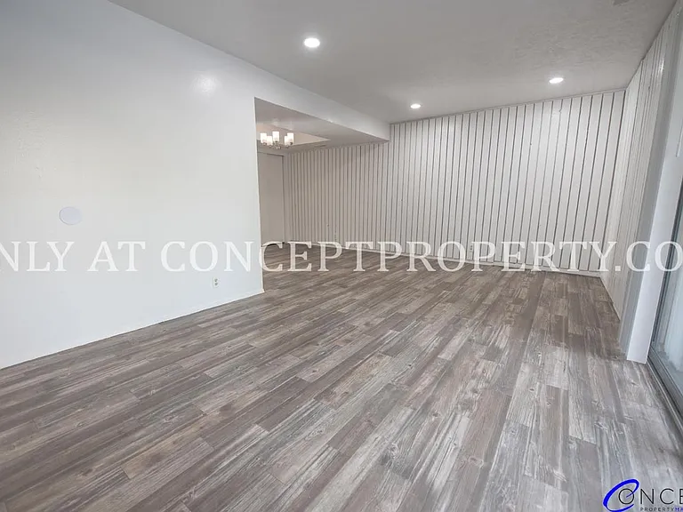 Foothill Terrace — Photo 143