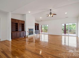 380 Tongger Xiong Dr, Nebo, NC 28761