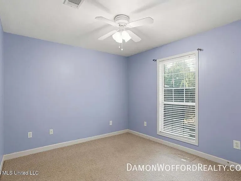139 Hunters Row — Photo 17