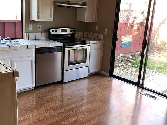 2nd image of 3210 Lamond Ct