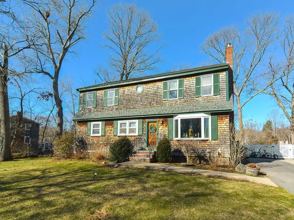 1 Brookside Cir, North Easton, MA 02356