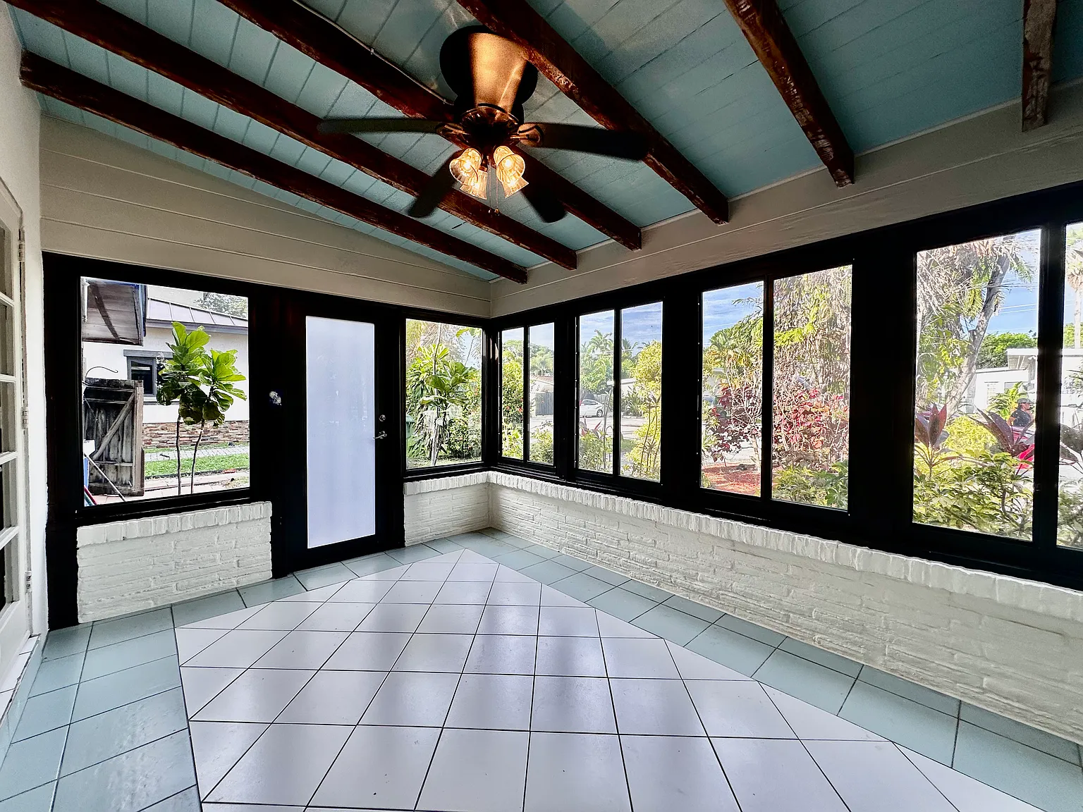 2 bed, 1300 sqft, $3,000 — Photo 4