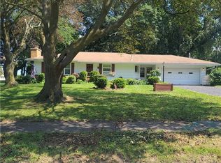 20 W Craig Hill Dr, Greece, NY 14626