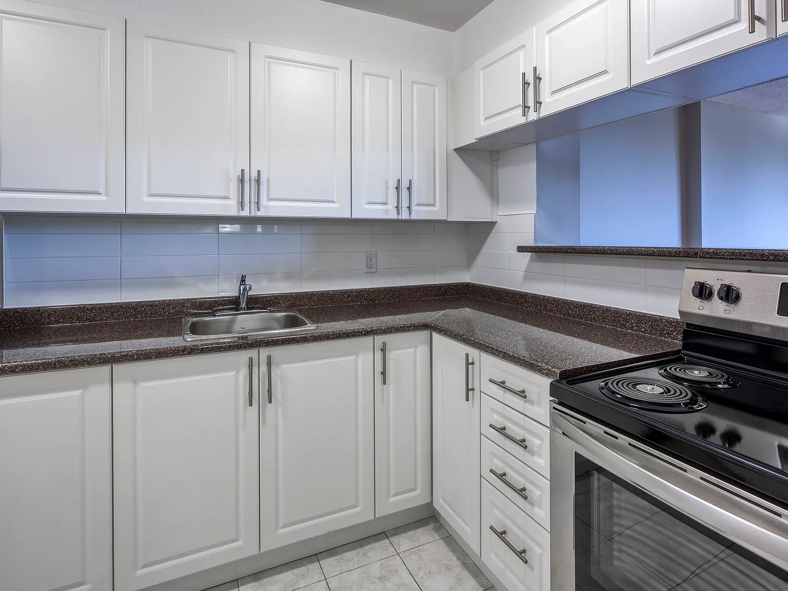 Robin Hood Apartments — Photo 1