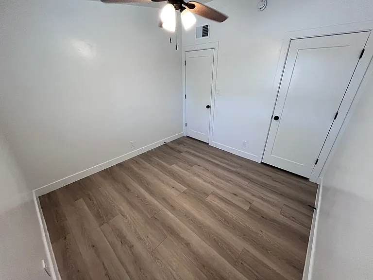 2555-2579 E Water St #2559 — Photo 10