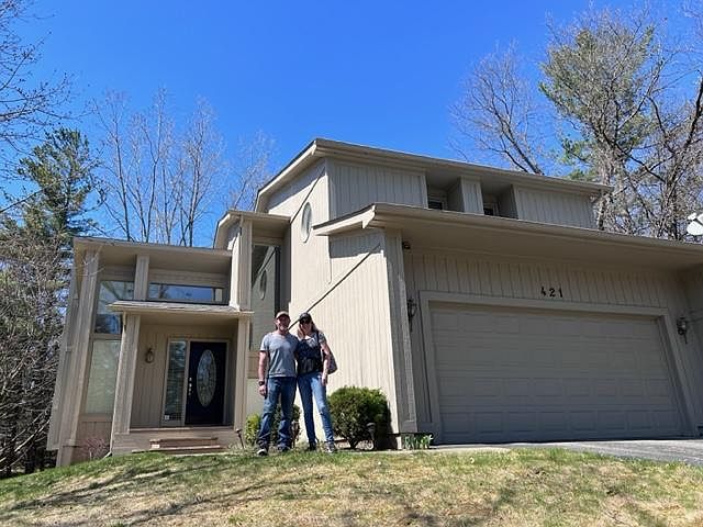 1st image of 421 Knollwood Dr