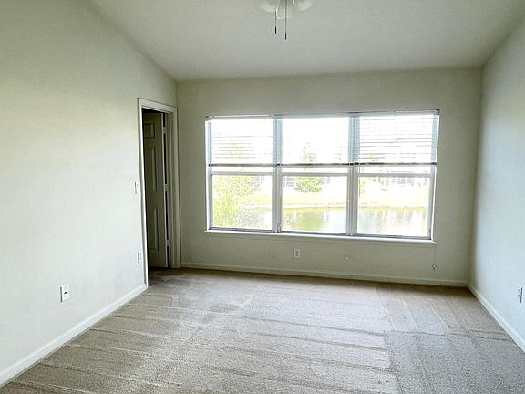 5th image of 4214 Highwood Dr