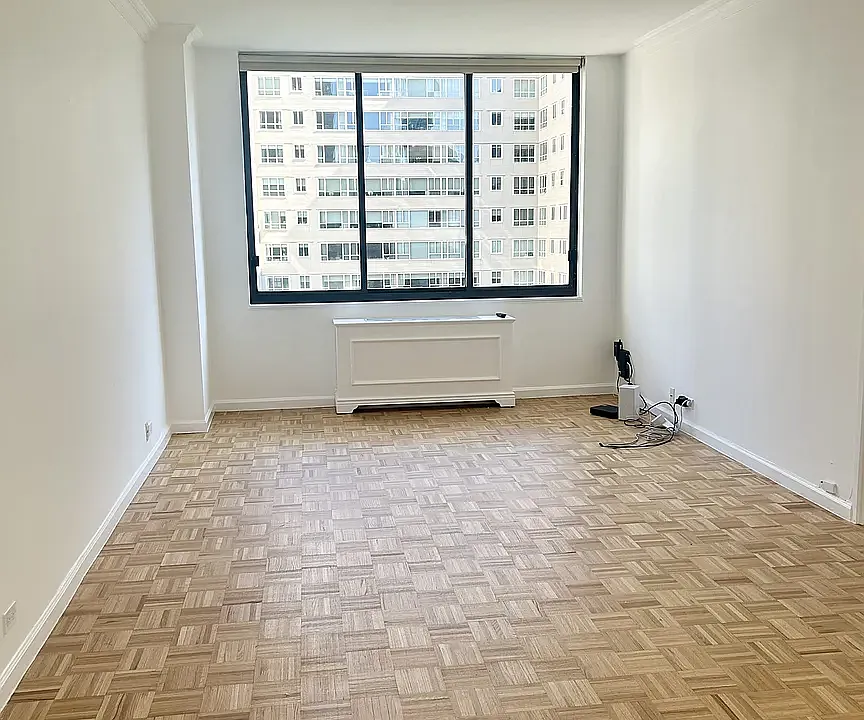 210 E 65th St #10J