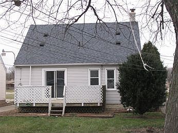 2nd image of 719 Leblanc St