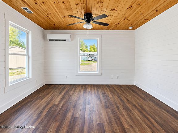 2nd image of 264 Brenda Ln