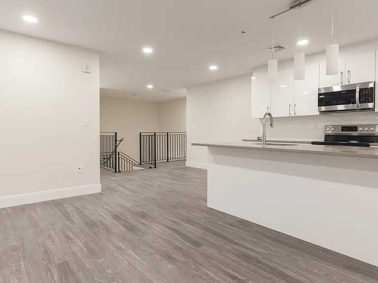 1065 Tremont St #106D — Photo 3