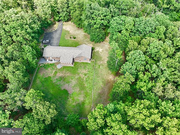 5th image of 544 Summit Dr