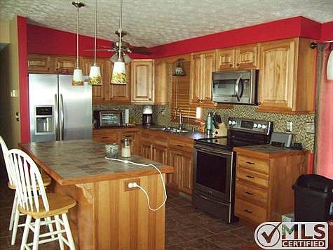 4th image of 229 Lang Dr