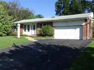 8857 Watson Woods Ct, Saint Louis, MO 63126