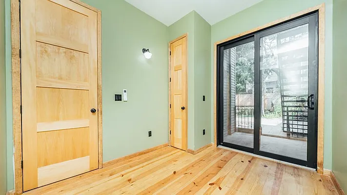 Rented by Nooklyn NYC LLC | media 21