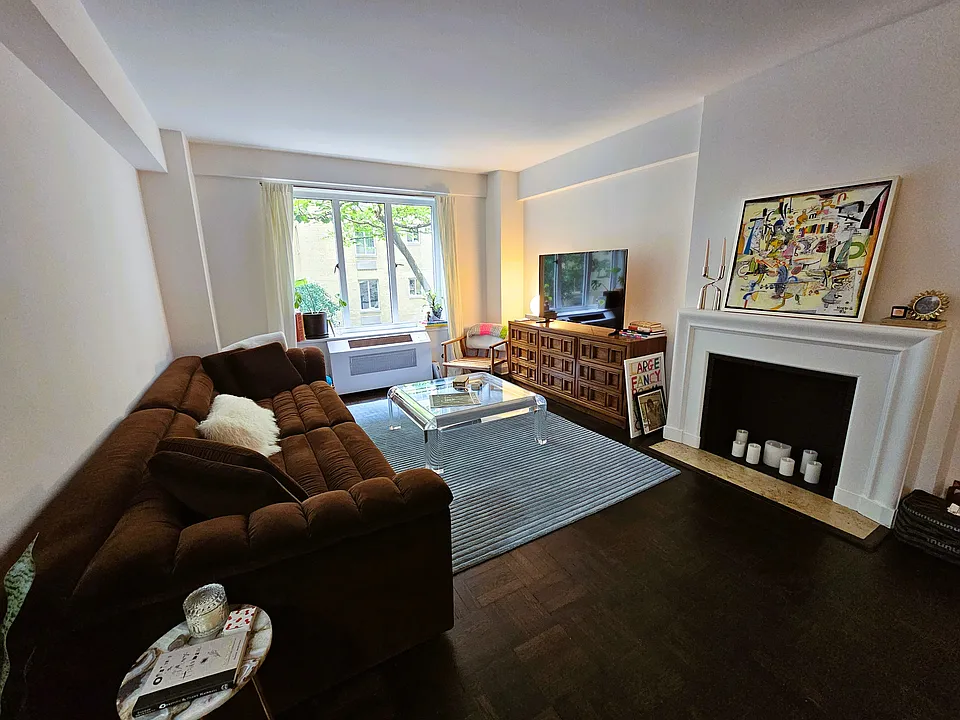 40 Central Park S #4G