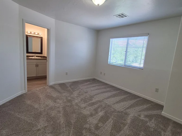 1000 E Bluffview Dr #118 — Photo 30