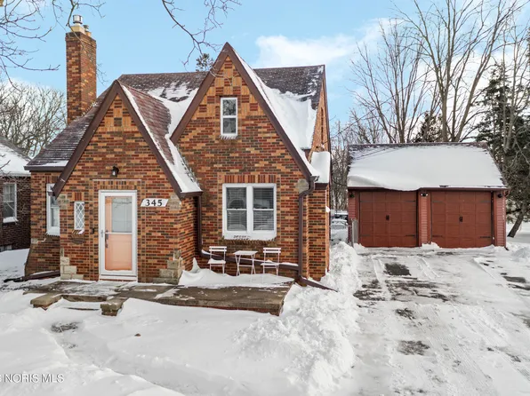 345 Hillside Dr, Rossford, OH 43460