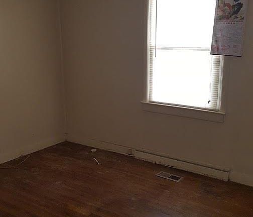 4th image of 1609 Holloway St