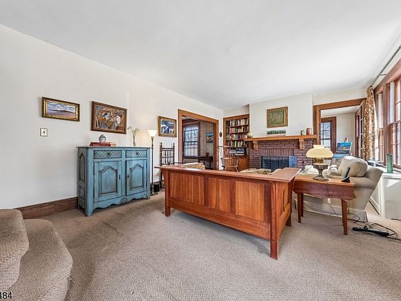 5th image of 43 Ridgeview Ave