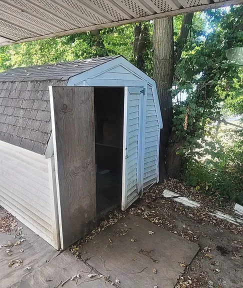 617 Center St — Photo 15