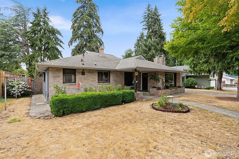 2nd image of 921 S 7th Avenue SW