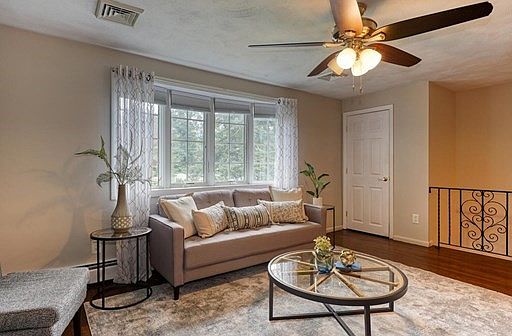 2nd image of 12 Glad Valley Dr