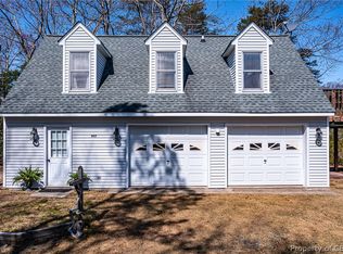 997 Robinson Ln, Topping, VA 23169