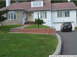 125 Cromwell Cir, Staten Island, NY 10304
