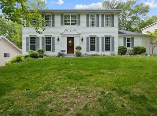643 Oak Path Dr, Ballwin, MO