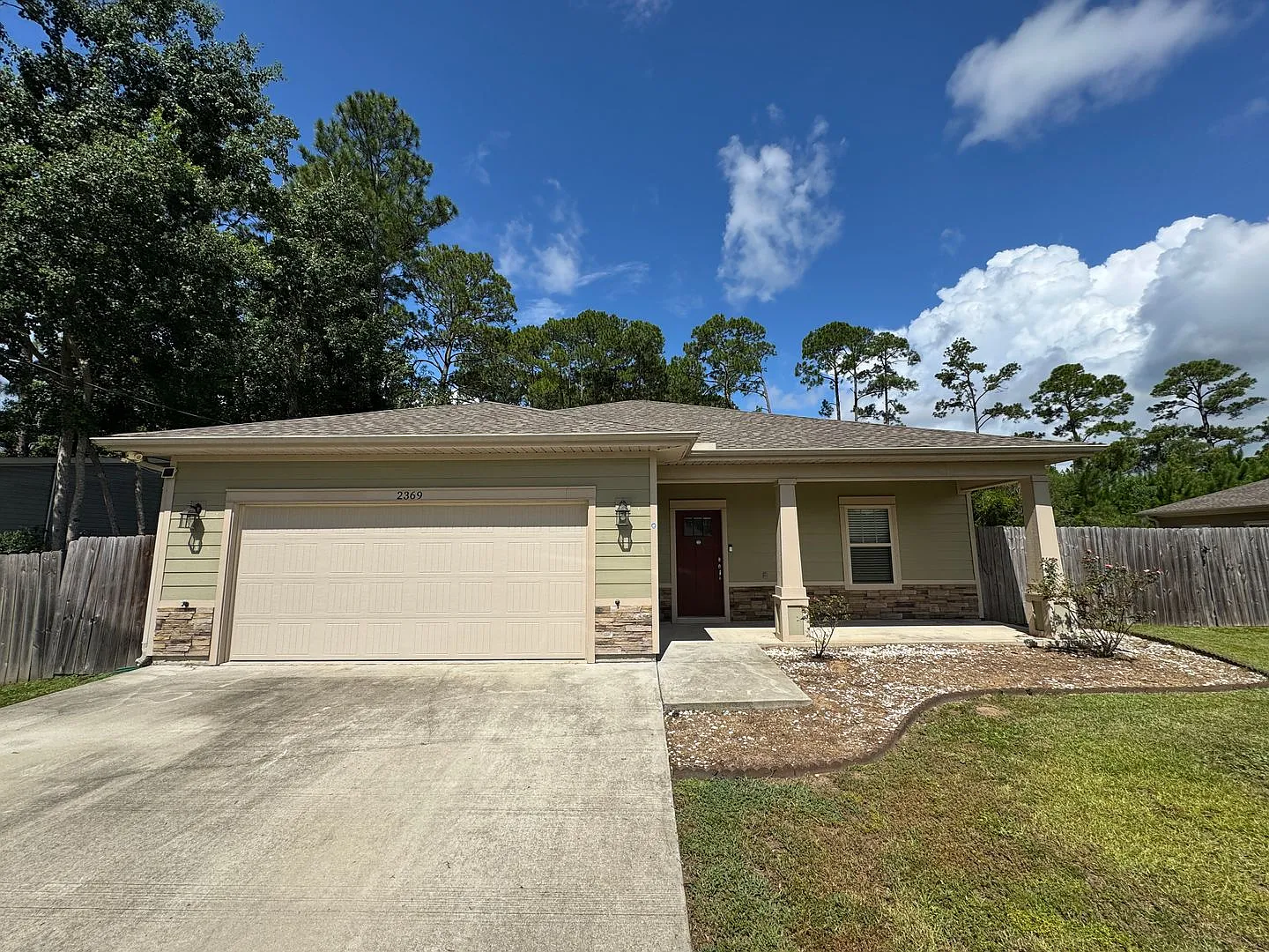 Stunning 3 Bedroom home in PRIME Navarre location! — Photo 1
