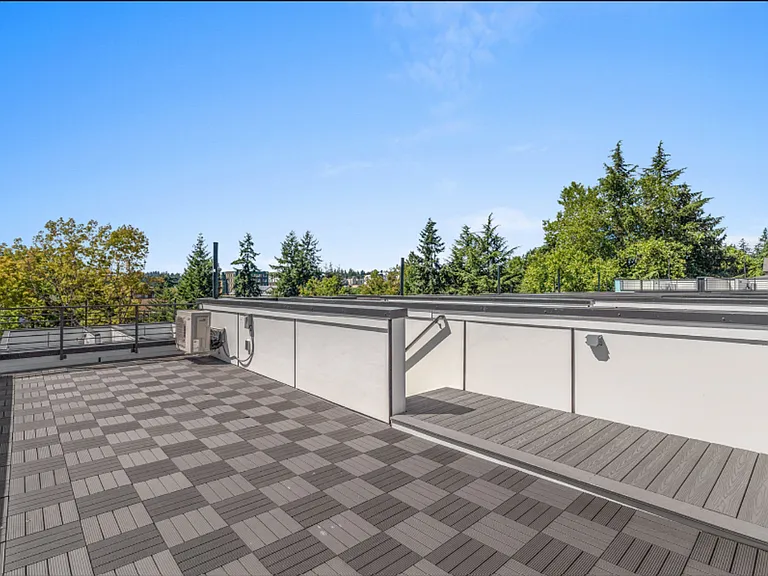 3510 NE 125th St — Photo 16