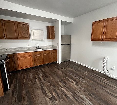 3rd image of 716 1/2 N Church St