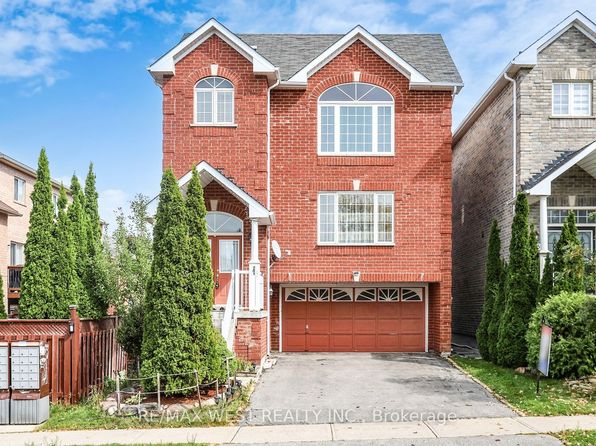 247 Knapton Dr, Newmarket, ON L3X 3B7