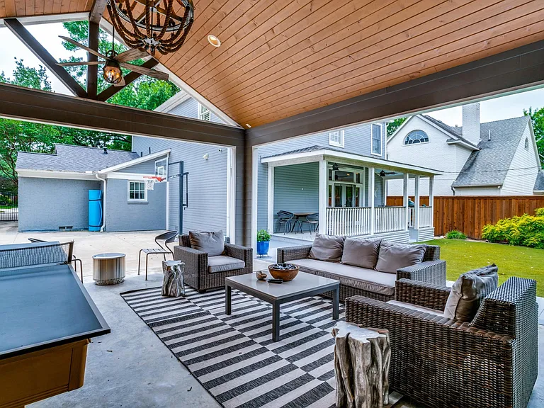 3312 Villanova St — Photo 19