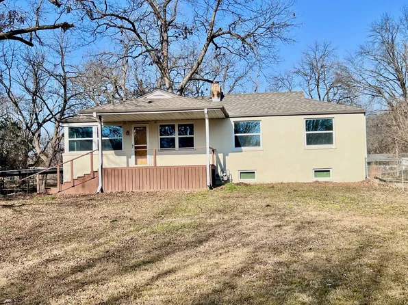 3506 W 7th St, Coffeyville, KS 67337